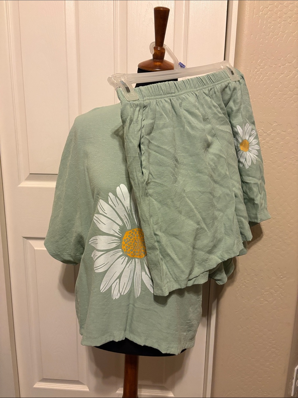 Green Daisy Lounge Set - Top & Shorts